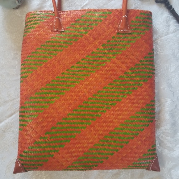 Woven Straw Tote Bag - Picture 3 of 8